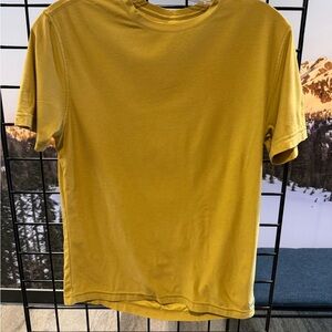 Vuori Men's Mustard Yellow T-Shirt